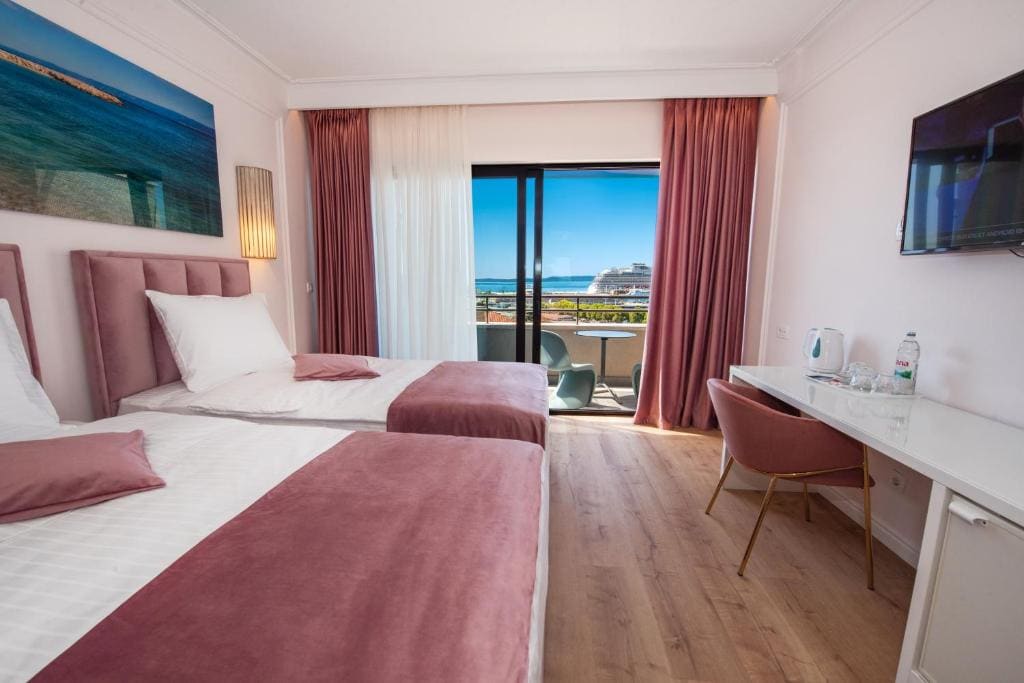 Superior Double or Twin Room with Sea View and Balcony room - Image 1
