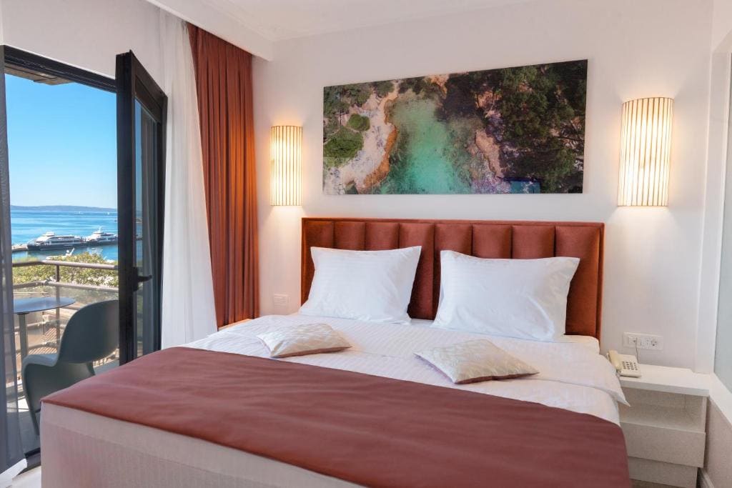 Comfort Double or Twin Room with Sea View and Balcony room - Image 3
