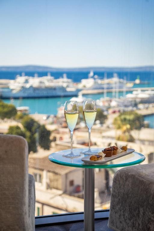 Standard Double Room with Partial Sea View room - Image 1