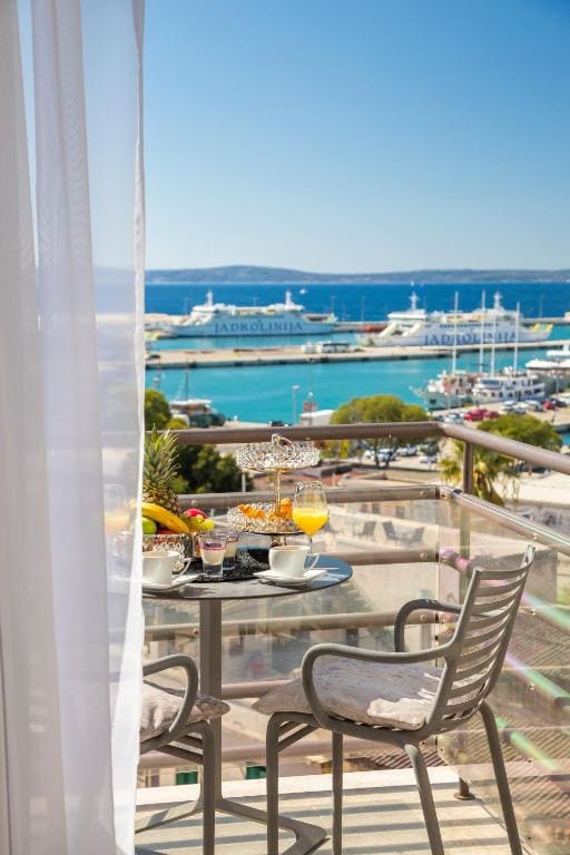 Comfort Double or Twin Room with Sea View and Balcony room - Image 2