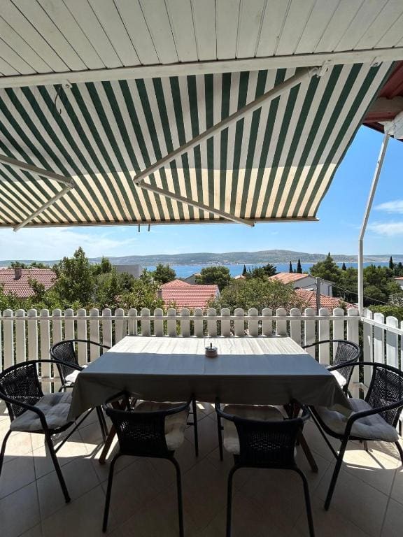 Apartment with Sea View room - Image 1