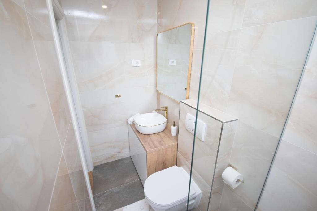 Double Room with Private Bathroom room - Image 2