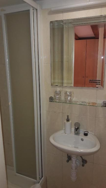 Double or Twin Room with City View room - Image 2