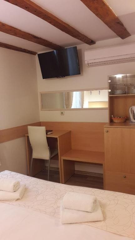 Double or Twin Room with City View room - Image 3