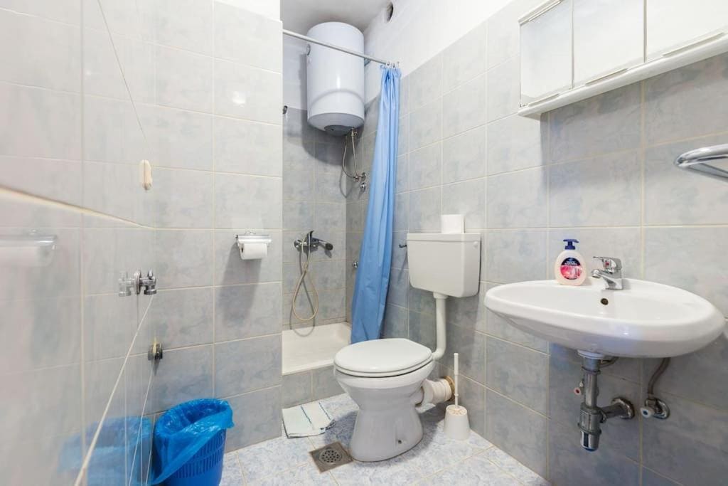 Double or Twin Room with Balcony room - Image 2