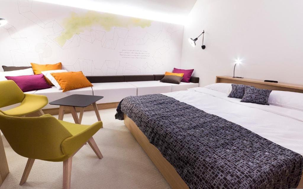 Standard Family Room room - Image 3