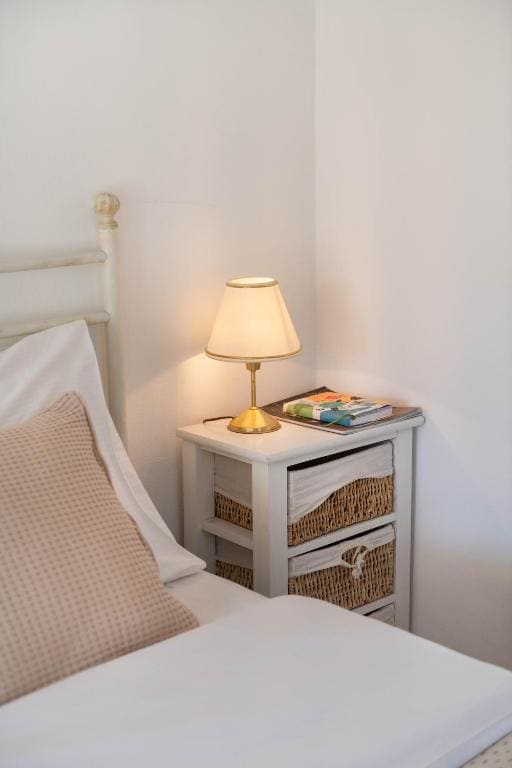 Studio with Balcony room - Image 2