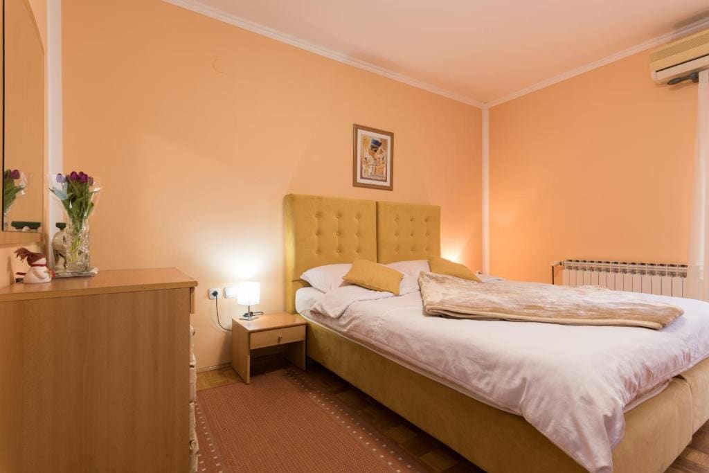 Double Room with Private Bathroom room - Image 1