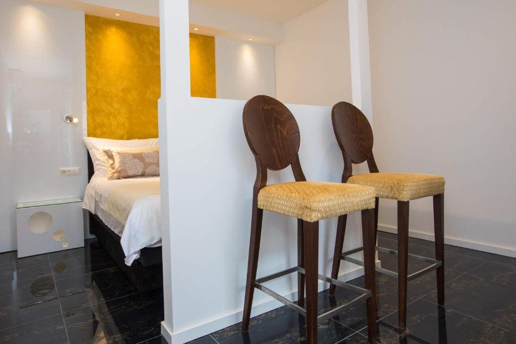 Deluxe King Room room - Image 3