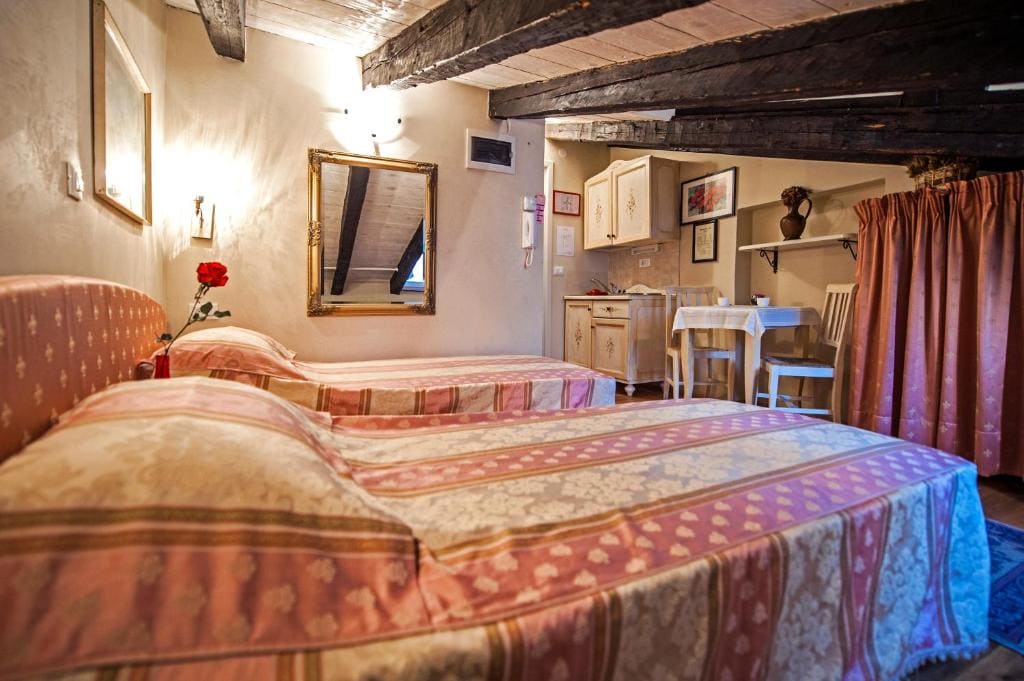 Attic Double Room with Kitchenette room - Image 3