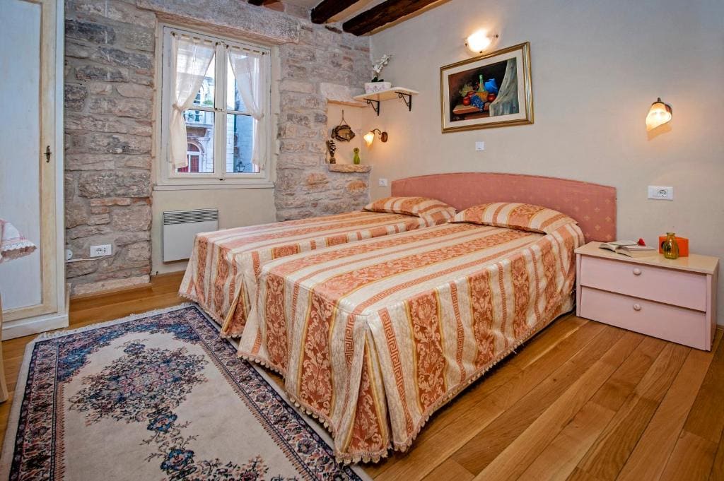 Comfort Double Room with Kitchenette room - Image 2