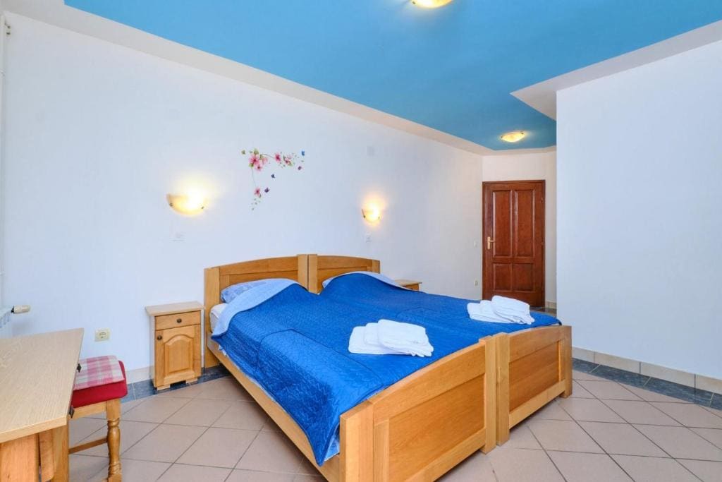 Twin Room with Terrace room - Image 3