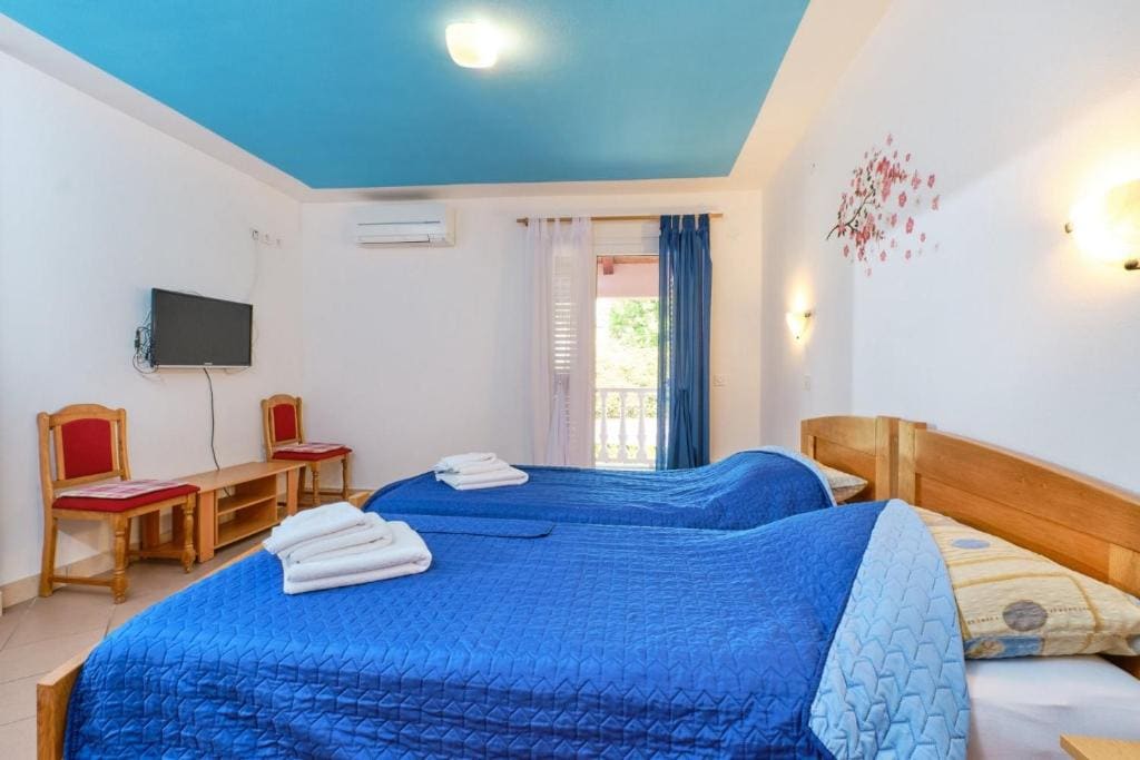 Twin Room with Terrace room - Image 1