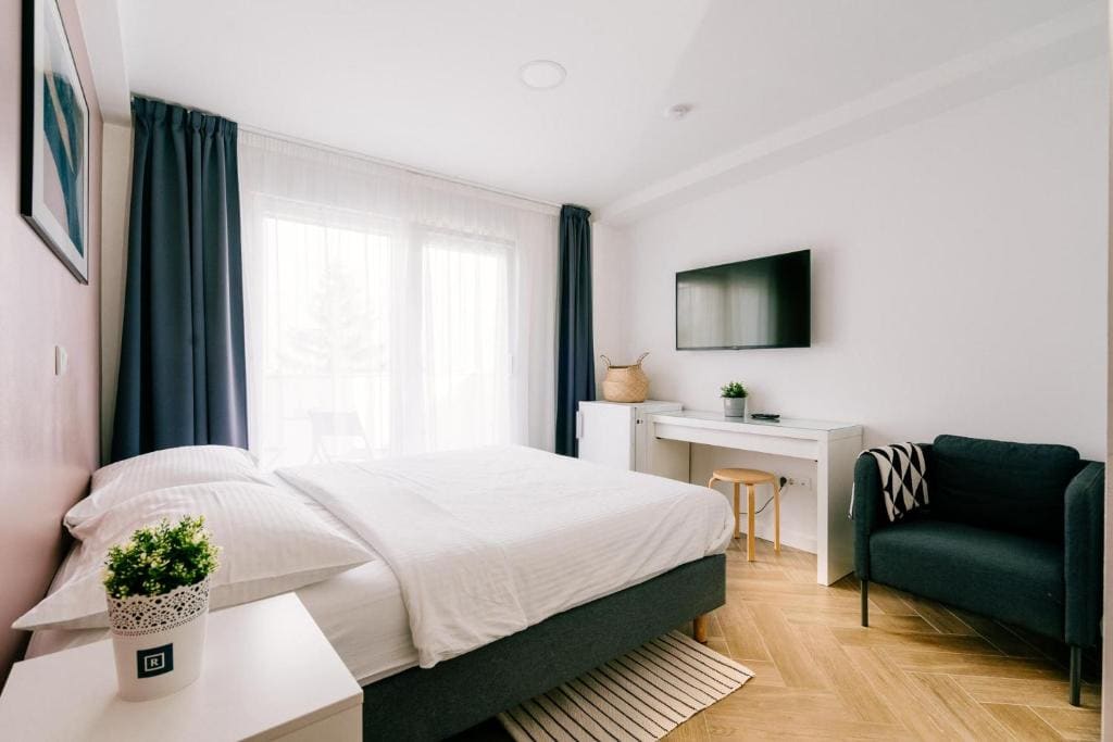 Deluxe Double Room with Balcony room - Image 1