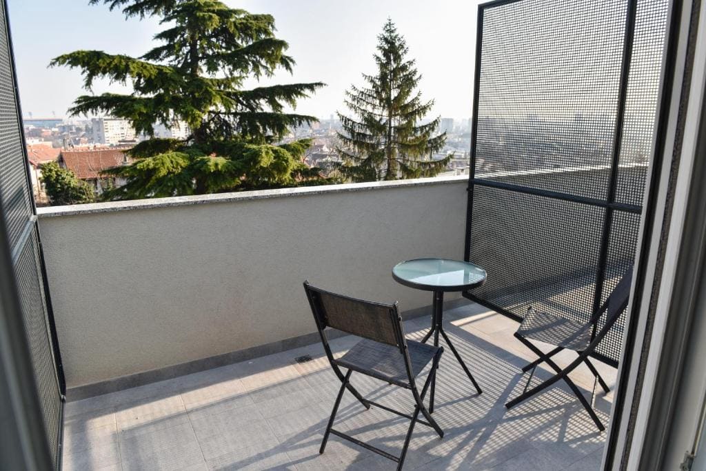 Deluxe Double Room with Balcony room - Image 2