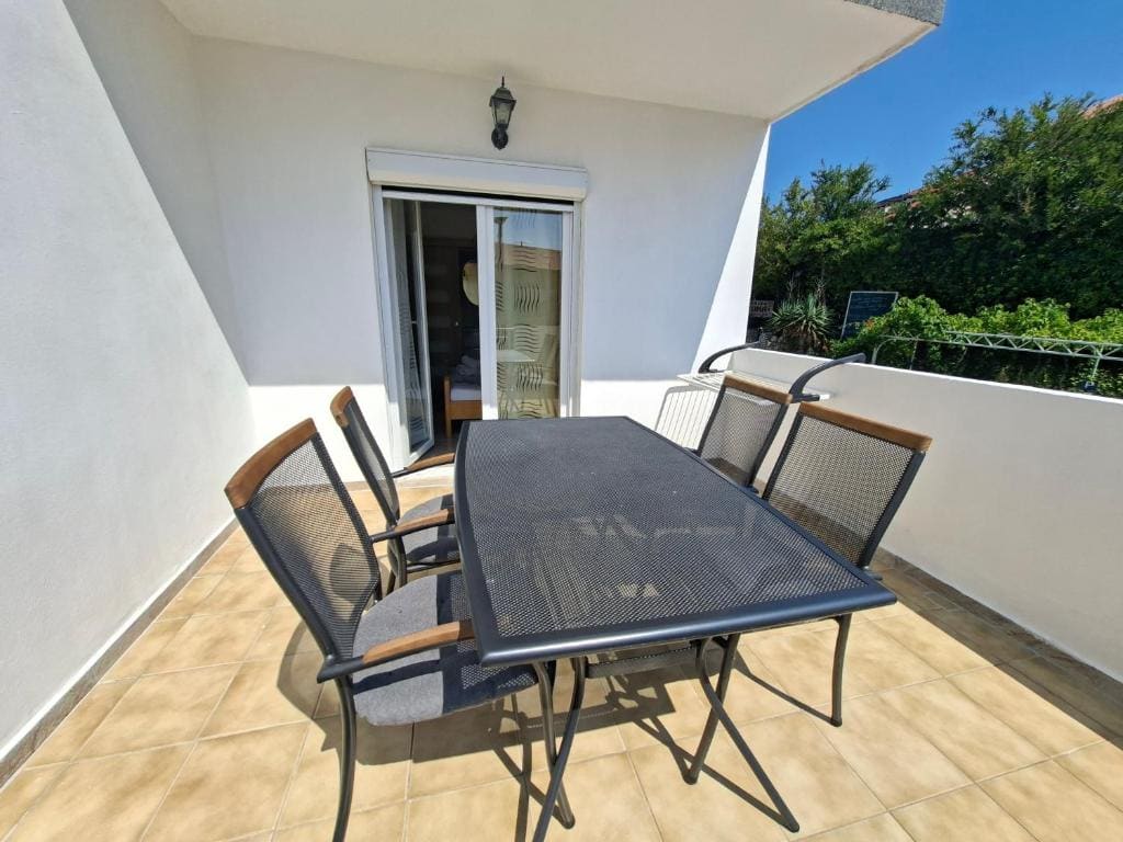 Apartment - Ground Floor room - Image 1