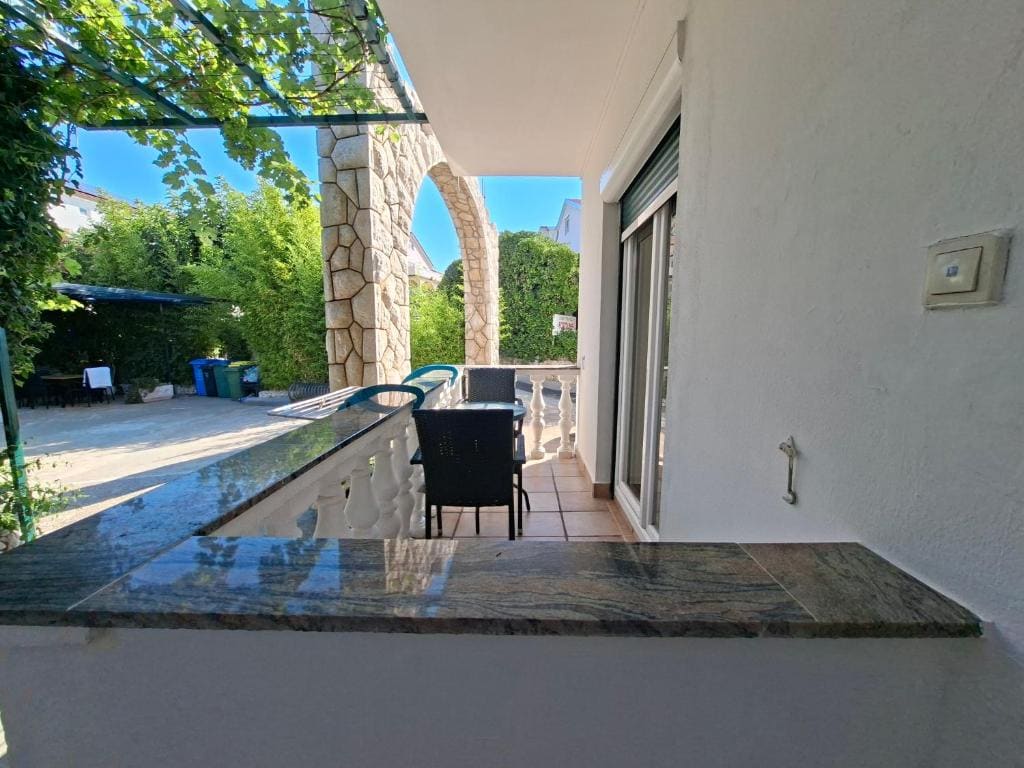 Apartment with Balcony room - Image 1