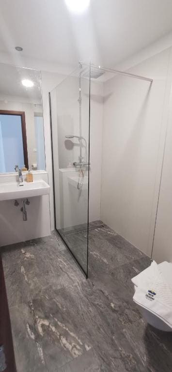 Apartment room - Image 1