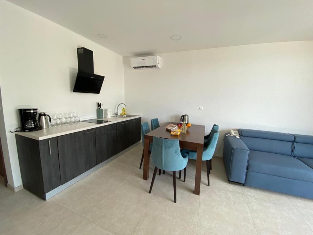 Suite with Sea View room - Image 3