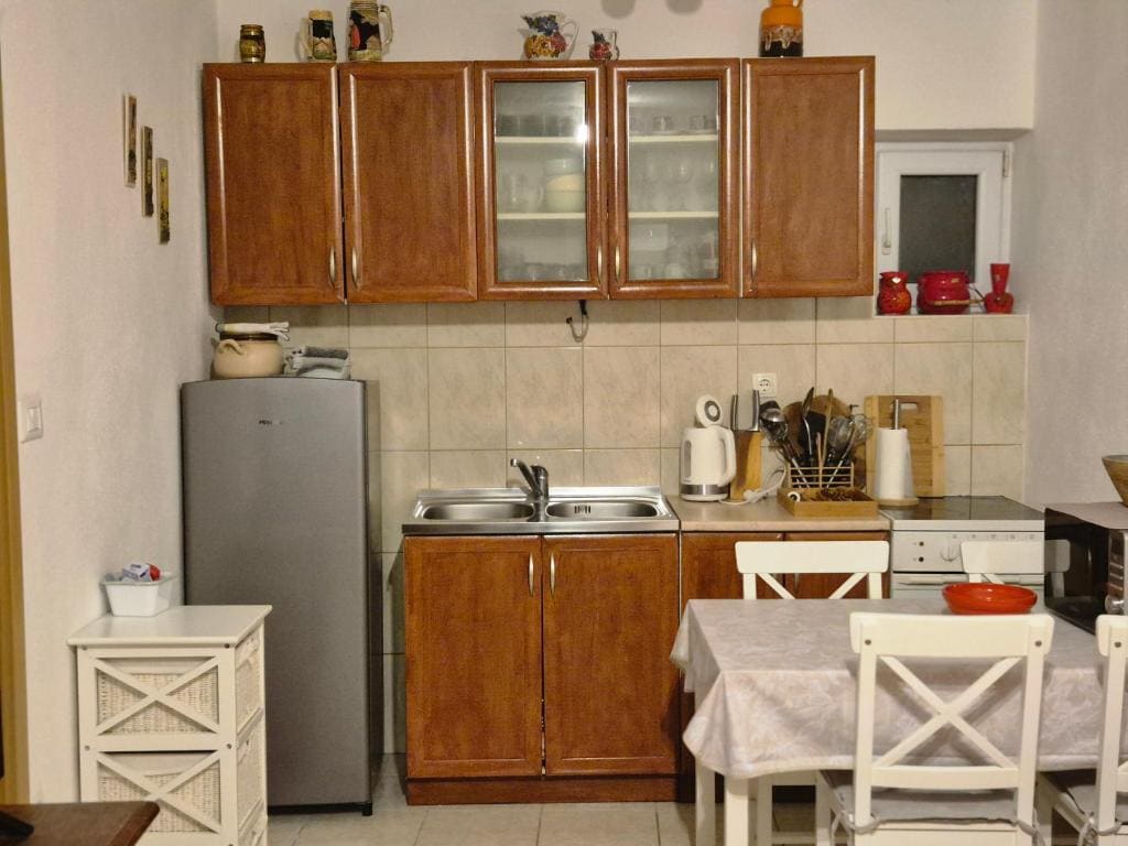 Room room - Image 3