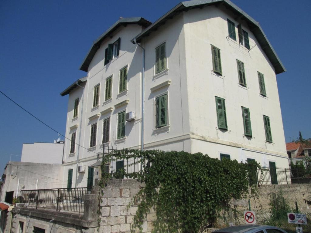 Deluxe Double or Twin Room room - Image 2