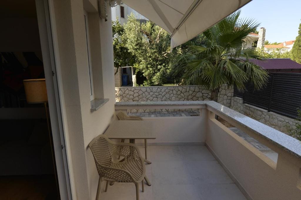 Deluxe Suite with Side Sea View and Kitchen room - Image 1