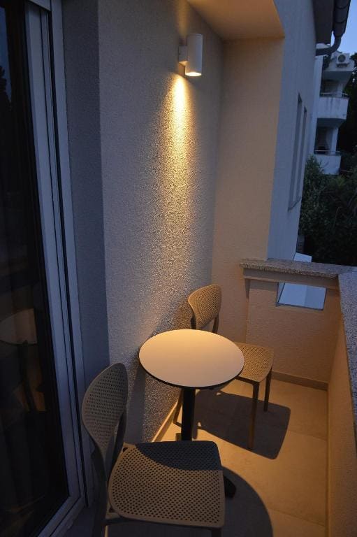 Deluxe Suite with Side Sea View room - Image 1