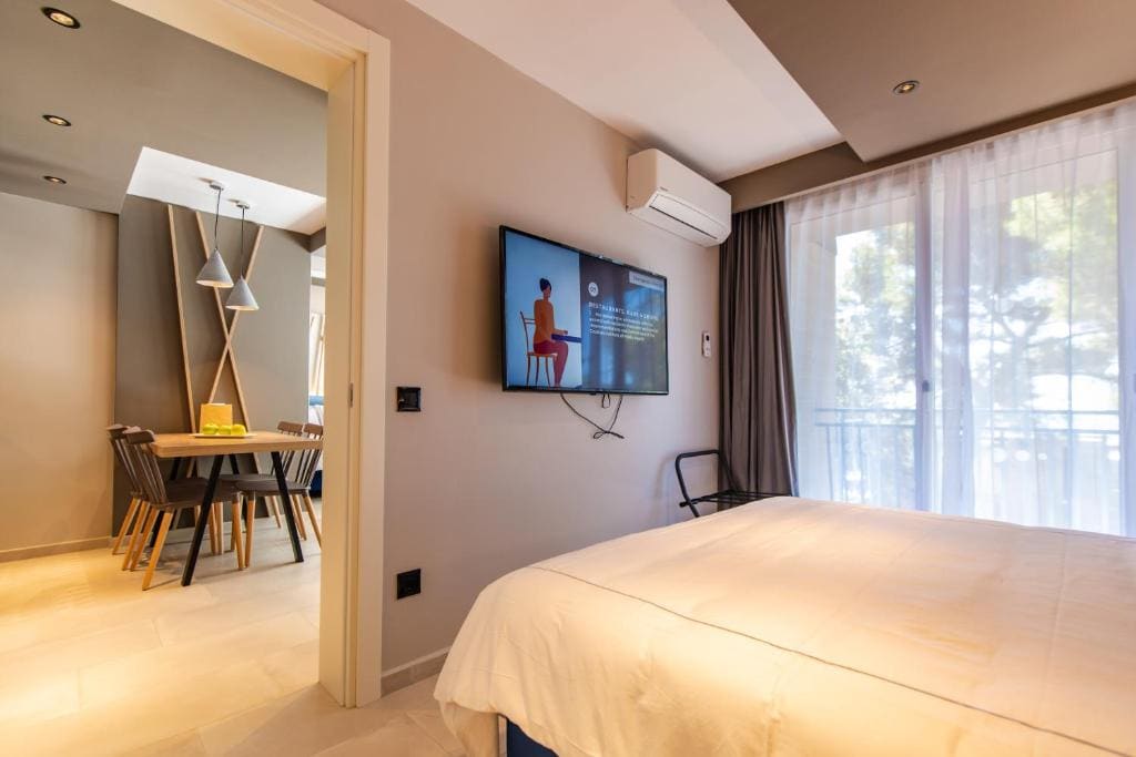 Superior Two-Bedroom Apartment room - Image 1