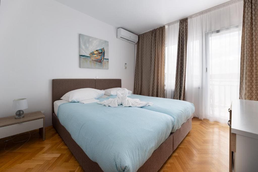 Double Room with Balcony and Sea View room - Image 1