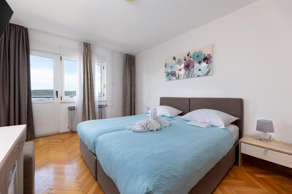 Quadruple Room with Sea View room - Image 3