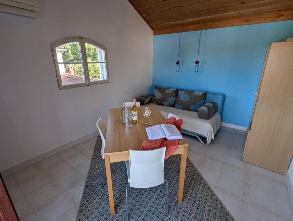 Deluxe Family Room room - Image 3