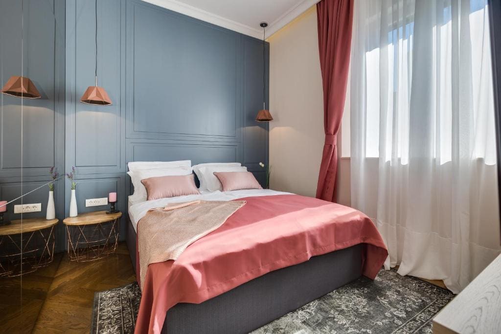 Deluxe Double Room with Sofa Bed room - Image 3