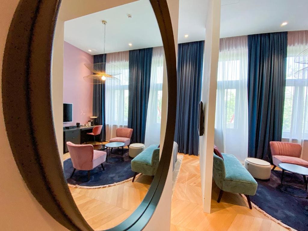 Suite room - Image 2