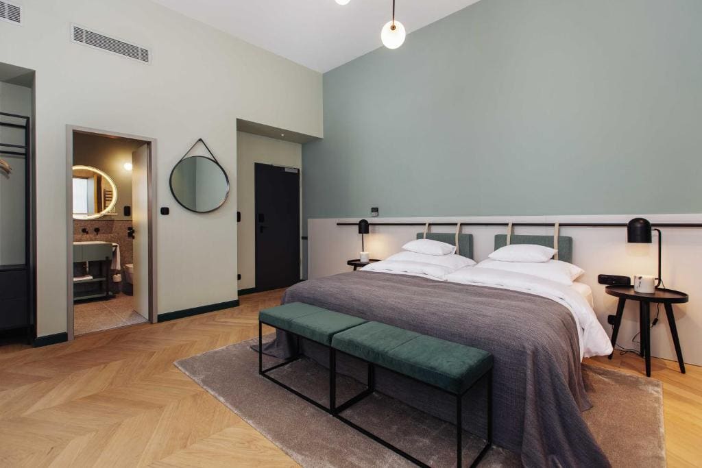 Deluxe Twin Room room - Image 1