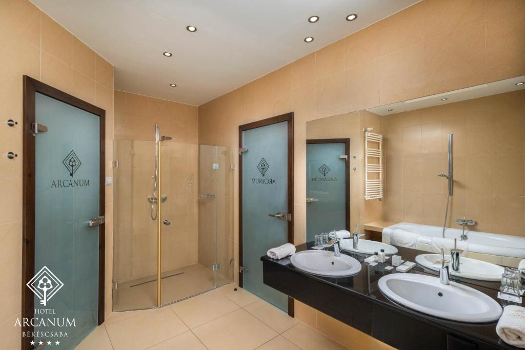 Suite with Hot Tub room - Image 1