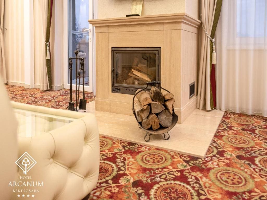 Suite with Hot Tub room - Image 3