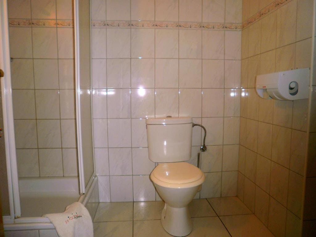 Apartment room - Image 2