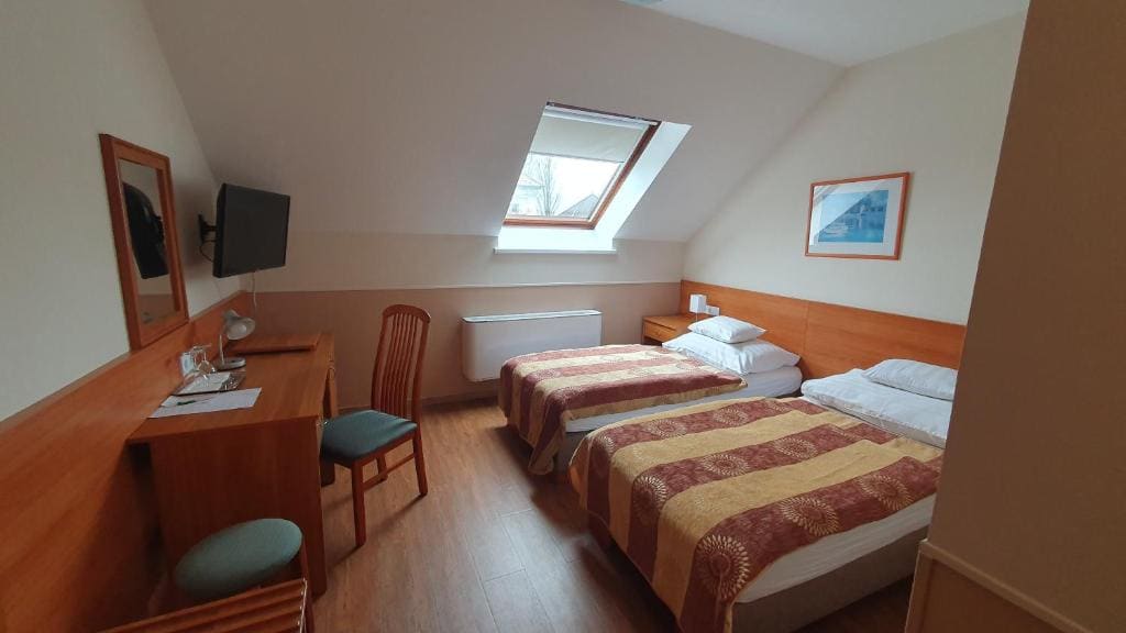 Twin Room - Attic room - Image 1