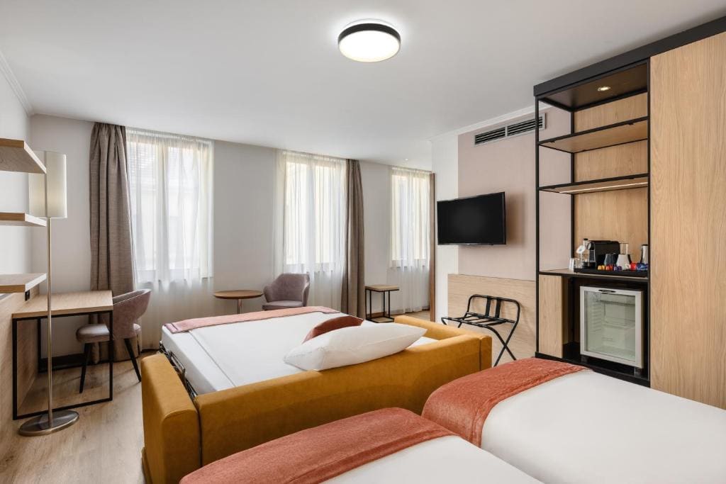 Comfort Triple Room room - Image 3