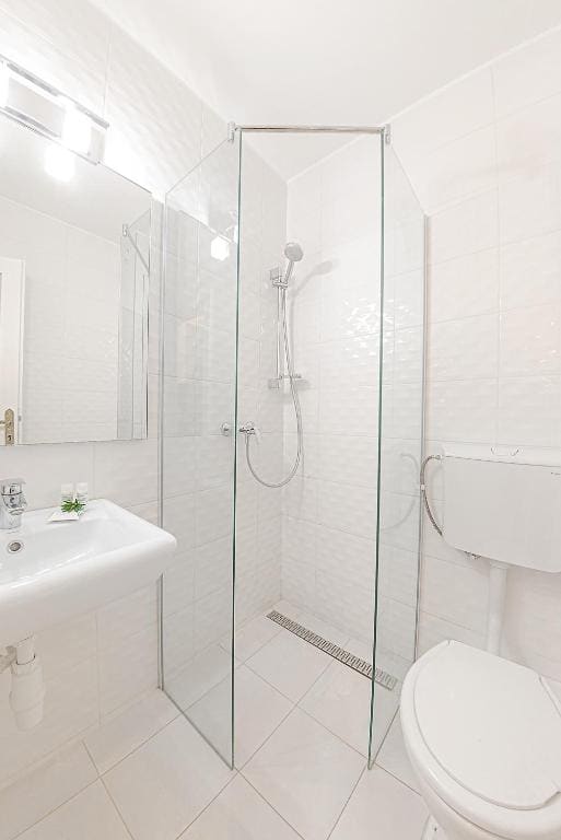 Standard Double or Twin Room room - Image 3