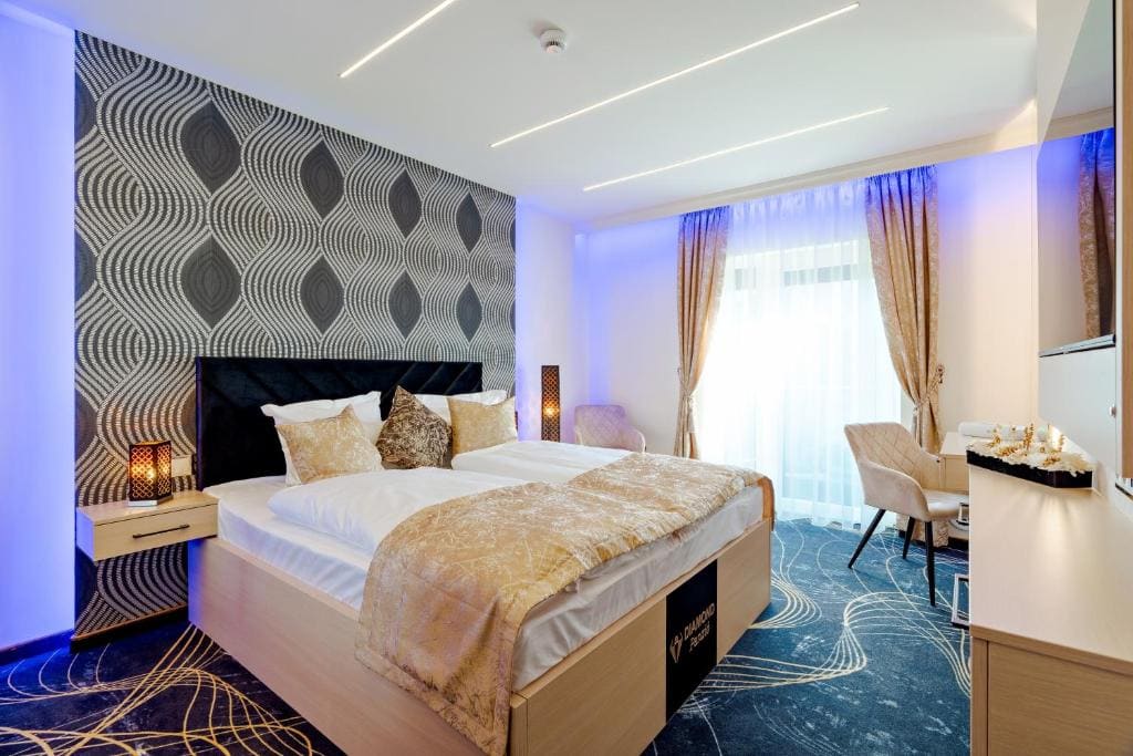 Deluxe Family Room room - Image 3