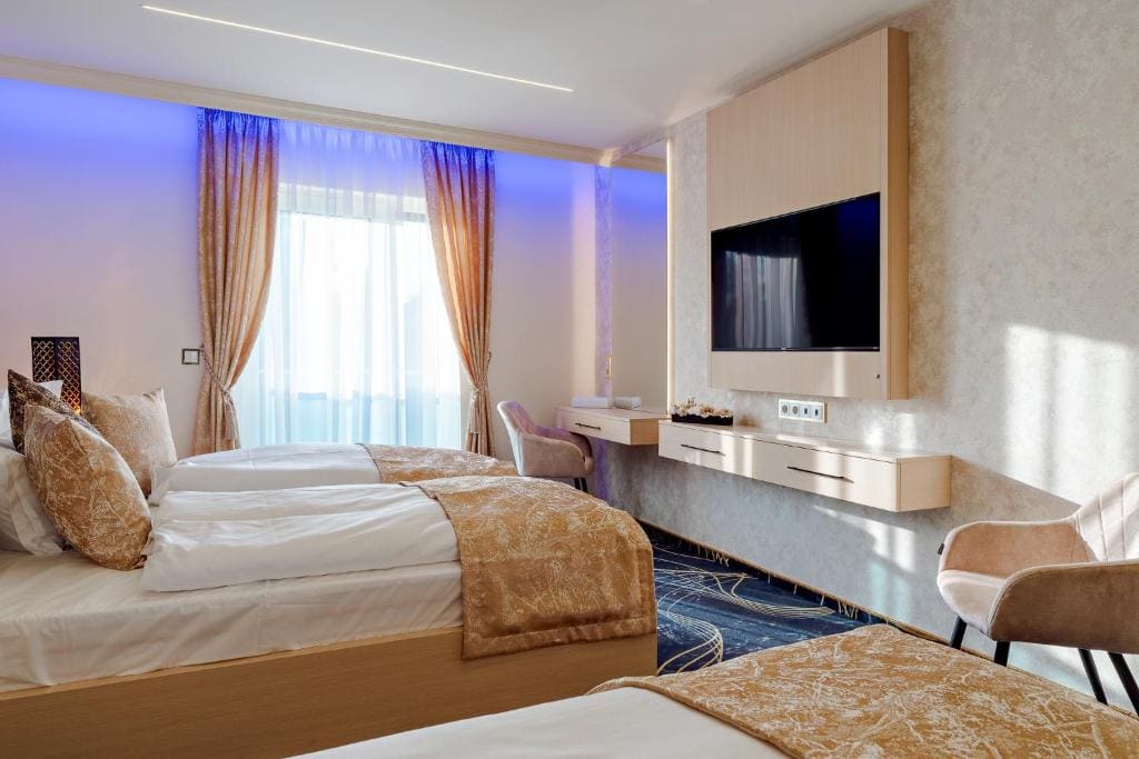 Deluxe Triple Room room - Image 2