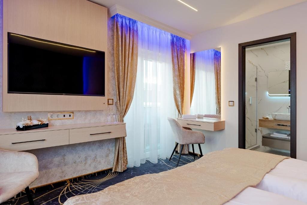 Superior Queen Room room - Image 3