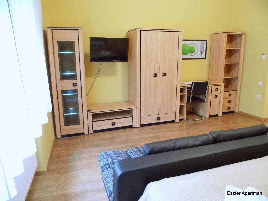 Apartment with Shower room - Image 3