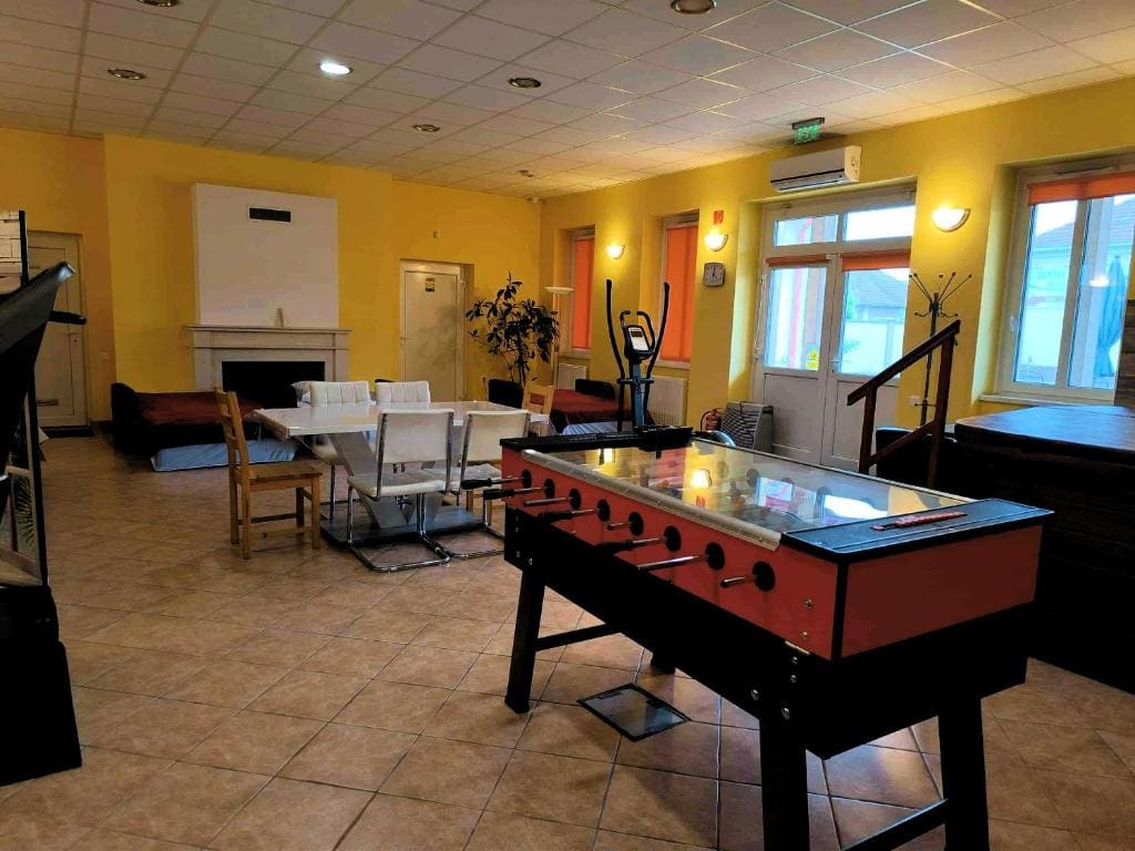Superior Quadruple Room room - Image 2