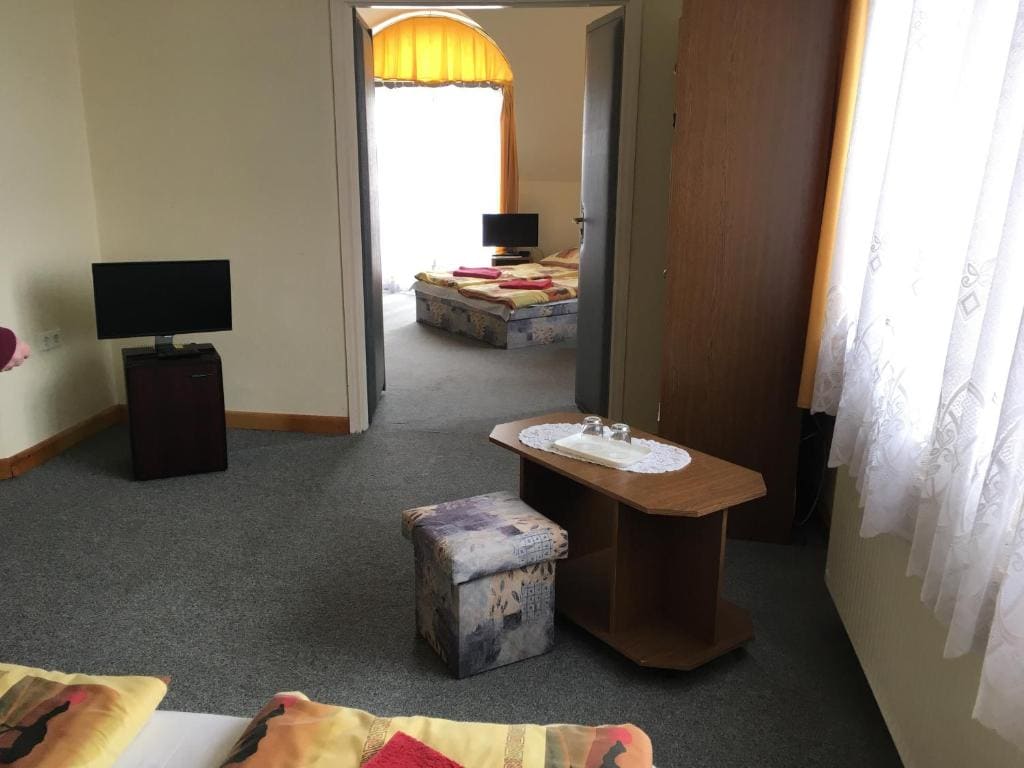 Quadruple Room room - Image 1