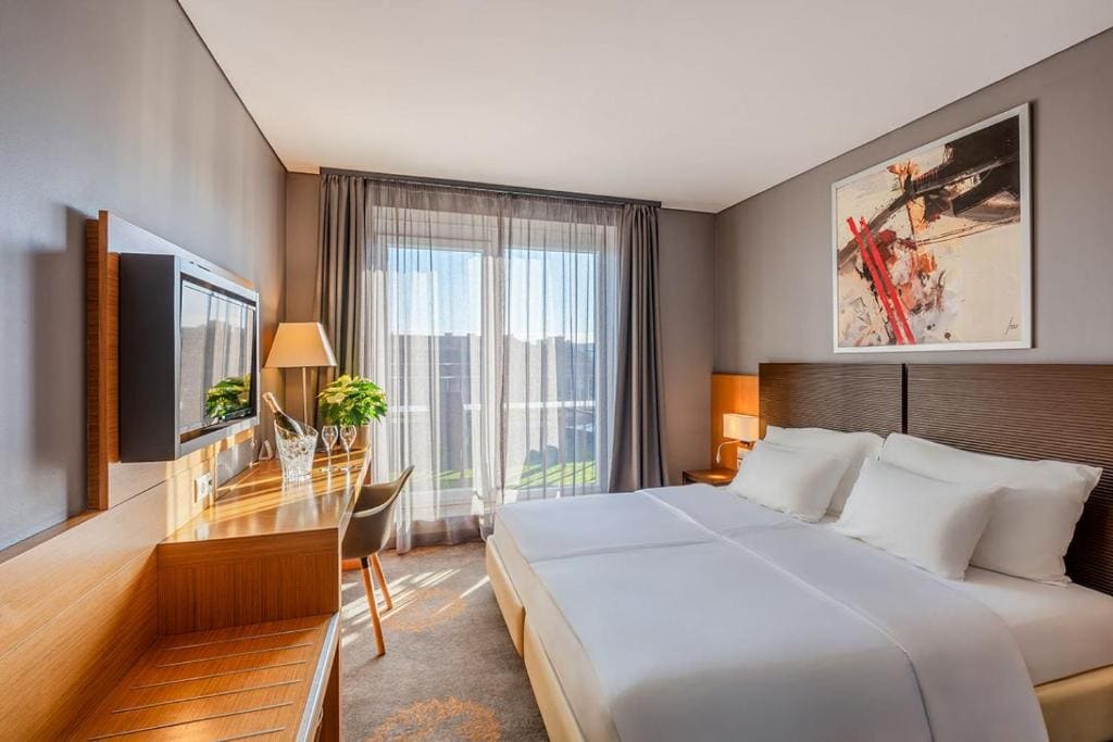 Standard Double or Twin Room room - Image 3