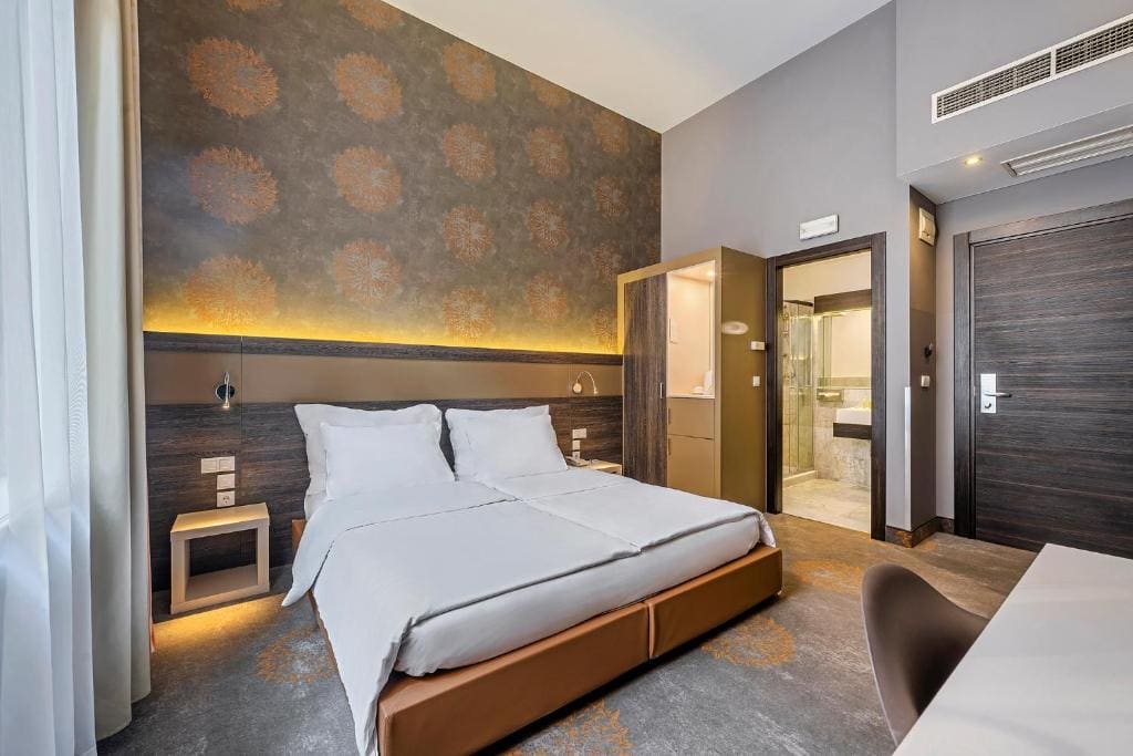 Standard Double or Twin Room room - Image 1