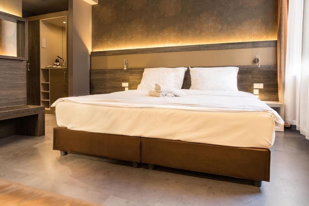 Deluxe Double Room room - Image 2