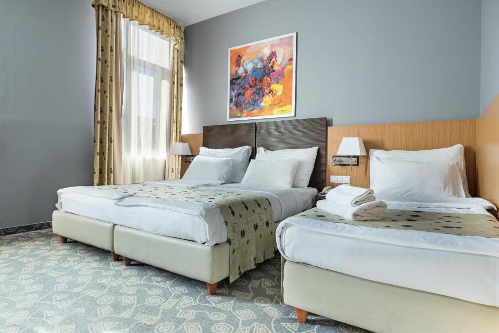 Standard Triple Room room - Image 1